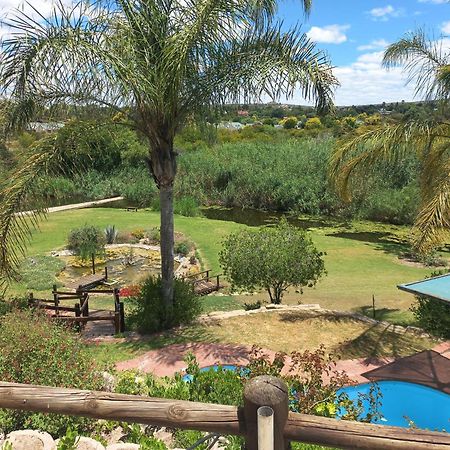 Bed and Breakfast De Oude Yotclub Oudtshoorn Exterior foto