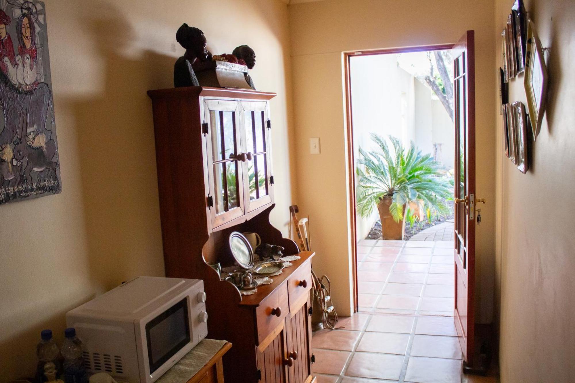 Bed and Breakfast De Oude Yotclub Oudtshoorn Habitación foto